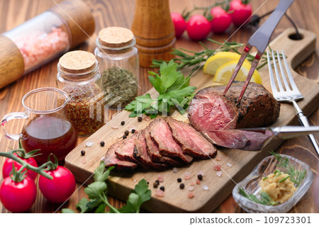 Domestic Japanese Black Beef Roast Beef Domestic Japanese Black Beef Roast Beef 109723301