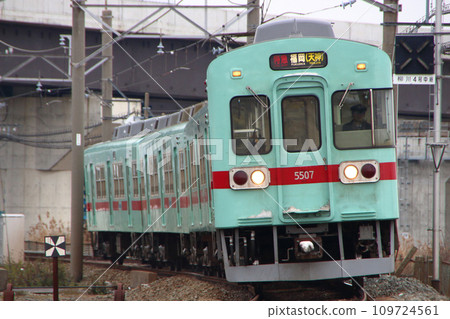 Nishitetsu 5000 series limited express service with 4 cars due to schedule disruption 109724561