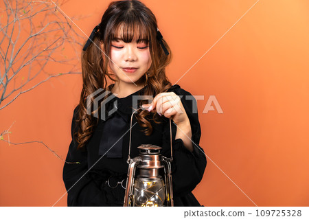 woman in gothic loli clothes woman in gothic loli clothes 109725328