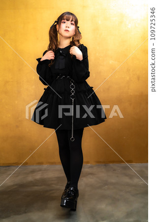 穿著哥德蘿莉衣服的女人 109725346
