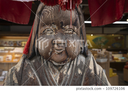 木製女神鵰像 109726106