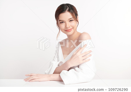 Beautiful young asian woman with clean fresh skin on white background, Face care, Facial treatment, Cosmetology, beauty and spa, Asian women portrait. 109726290
