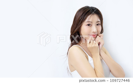 Female portrait beauty image 109727446