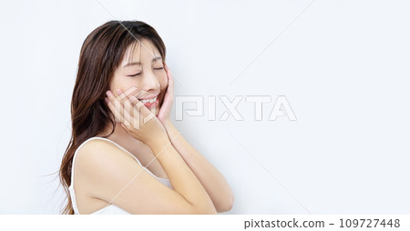 Female portrait beauty image 109727448
