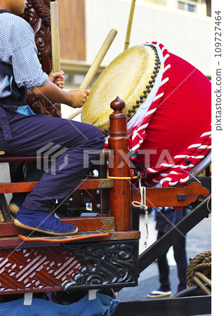 Takasaki City Takasaki Festival People riding on floats and beating drums Takasaki City Takasaki Festival People riding on floats and beating drums 109727464