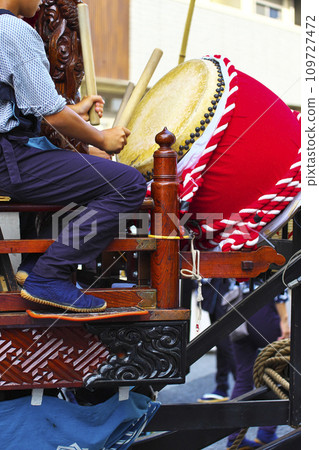 Takasaki City Takasaki Festival People riding on floats and beating drums Takasaki City Takasaki Festival People riding on floats and beating drums 109727472