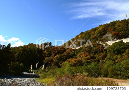 Sengan Pass in autumn Sengan Pass in autumn 109728703