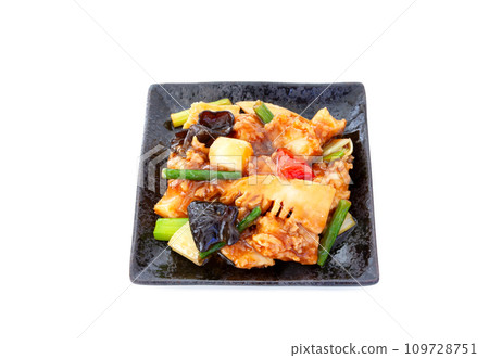 Chinese stir-fried squid and vegetables, XO sauce [white background/cutout] 109728751