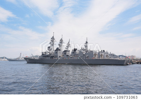 Maritime Self-Defense Force Murasame class destroyer anchored 109731063