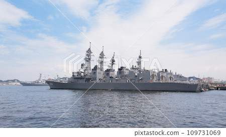 Maritime Self-Defense Force Murasame class destroyer anchored 109731069