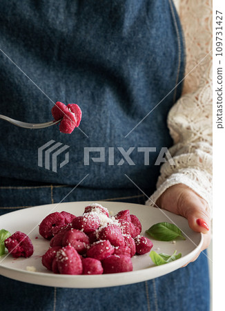 Italian gnocchi beetroot . Italian gnocchi beetroot . 109731427