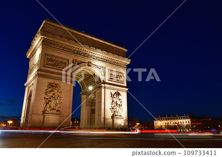 Paris, France. The Arc de Triomphe illuminated at night. Photographed on November 25, 2023. 109733411