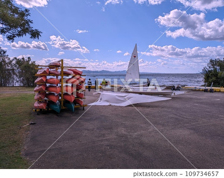 島根縣宍道湖路邊站秋石渚公園的海上運動 島根縣宍道湖路邊站秋石渚公園的海上運動 109734657