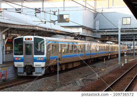 [JR-M] 宇野線、瀨戶大橋線 213系列列車 (岡山⇔兒島) 109736572