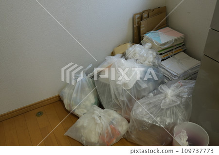 Garbage house garbage collector room garbage materials 109737773