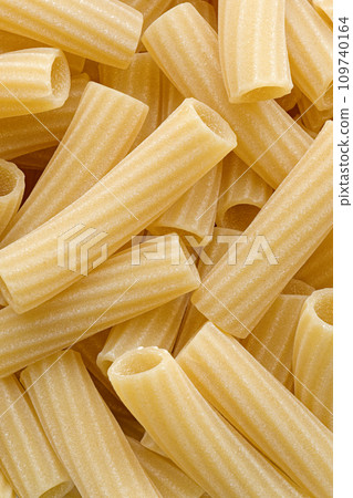 Tortiglioni, traditional Italian pasta 109740164