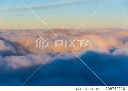Mt. Mitsumata floating in a sea of clouds and the Brocken phenomenon, the summit of Mt. Ofuna in autumn, Japan's 100 Famous Mountains, Kokonoe Mountains 109740210