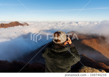 Autumn summit of Mt. Ofuna, morning above the clouds, Japan's 100 Famous Mountains, Kokonoe Mountain Range 109740234