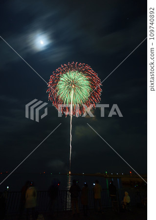 尺寸 10 煙火帶芯 12 吋殼煙火 109740892
