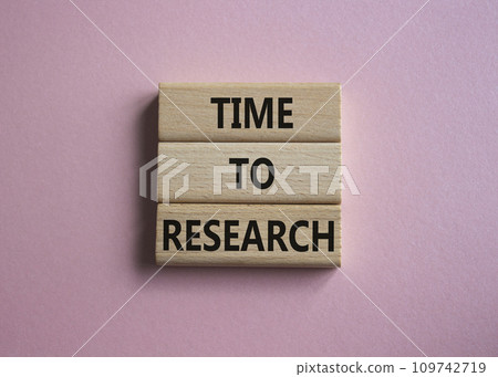 Time to Research symbol. Concept word Time to Research on wooden blocks. Beautiful pink background. Business and Time to Research concept. Copy space Time to Research symbol. Concept word Time to Research on wooden blocks. Beautiful pink background. Business and Time to Research concept. Copy space 109742719