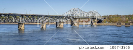 O'Neal Bridge over the Tennessee River in Florence, Alabama - fall scenery 109743566