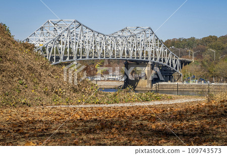 O'Neal Bridge over the Tennessee River in Florence, Alabama - fall scenery O'Neal Bridge over the Tennessee River in Florence, Alabama - fall scenery 109743573