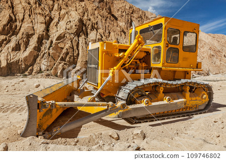 Road construction in Himalayas Road construction in Himalayas 109746802