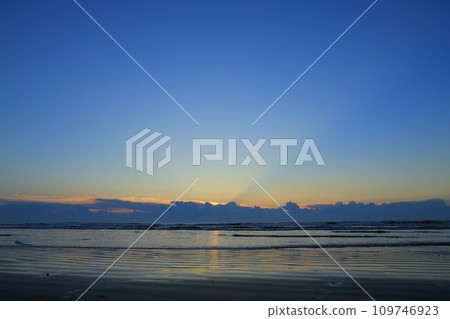 Asahi rising from the sea 109746923