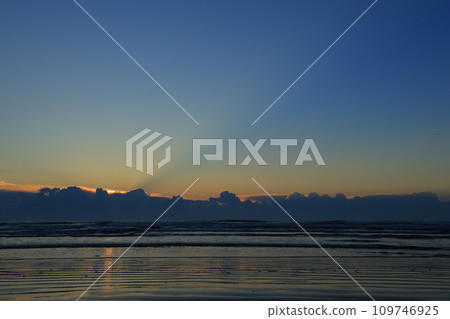 Asahi rising from the sea 109746925