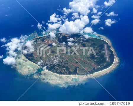 Aerial view of Tarama Island, Okinawa 109747019