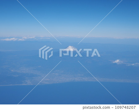Fuji seen from an airplane Fuji seen from an airplane 109748207