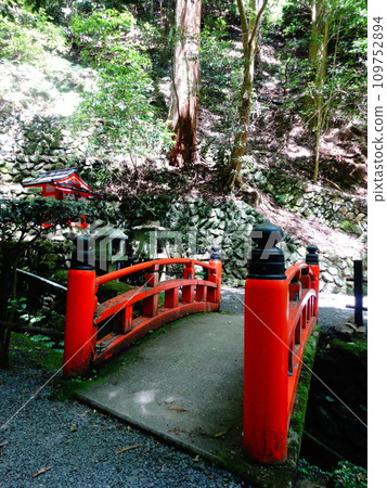 [日本] 鞍馬山參道上的硃砂橋（京都） 109752894