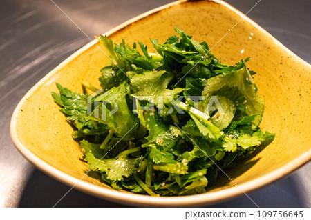 香菜花圈菊花沙拉 香菜花圈菊花沙拉 109756645