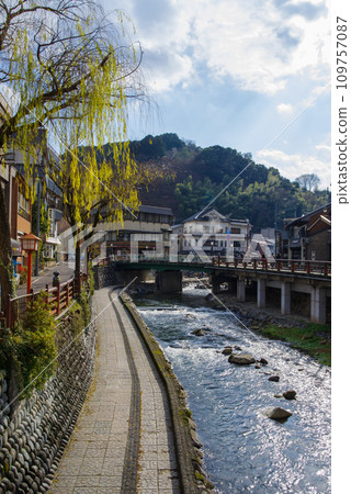 2023 年 1 月,兵庫縣三方郡新溫泉鎮湯村溫泉荒湯周圍的風景 2023 年 1 月,兵庫縣三方郡新溫泉鎮湯村溫泉荒湯周圍的風景 109757087