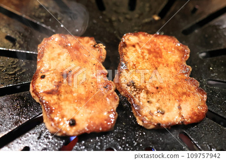 黑毛和牛牛舌 黑毛和牛牛舌 109757942