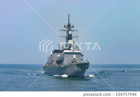 海上自衛隊護衛艦出航 109757946