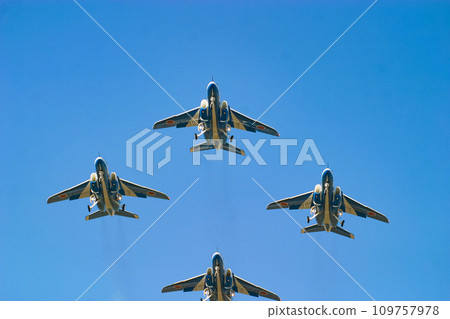 Air Self-Defense Force's Blue Impulse exhibiting flight 109757978