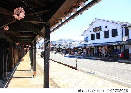 Makino Street/Spring/Daytime 109758028