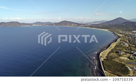 Calm coastline and mountains of Itoshima Peninsula 109758339
