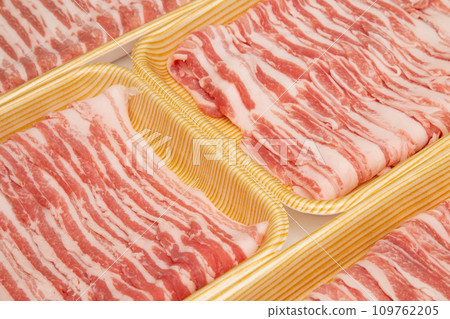Pork belly (sliced) 109762205