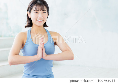 一個小伙子瑜伽 109763911