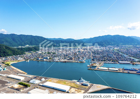 Tsuruga Port in Summer (Tsuruga City, Fukui Prefecture) 109764212