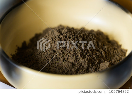 茶道、茶道準備、木炭準備、濕灰 109764832