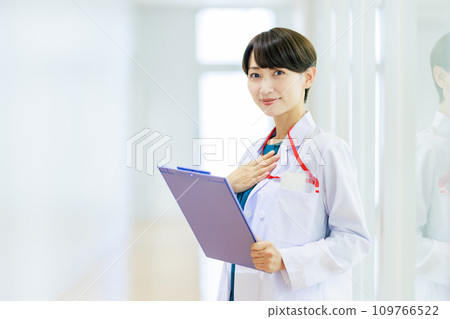 女醫師形象攝影合作:中央工業大學日本語學校 女醫師形象攝影合作:中央工業大學日本語學校 109766522