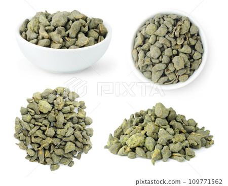 Lan Gui Ren Ginseng Oolong, collection of loose leaves of premium ginseng Chinese tea Lan Gui Ren Ginseng Oolong, collection of loose leaves of premium ginseng Chinese tea 109771562