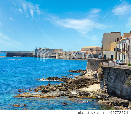 Ortigia coast, Syracuse, Sicily, Italy. 109772574