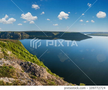 Amazing spring sunset view on the Dnister River Canyon, Bakota Bay, Khmelnytsky region, Ukraine. 109772724