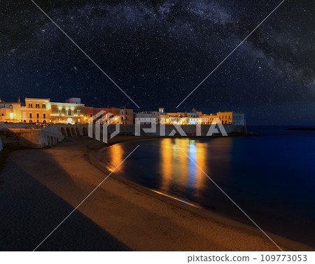 Starry night above Gallipoli, province of Lecce, Puglia, southern Italy.  View from walls of Angevine-Aragonese medieval Castle fortress. 109773053