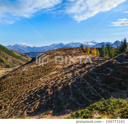 Peaceful autumn Alps mountain sunny view from hiking path from Dorfgastein to Paarseen lakes, Land Salzburg, Austria. Peaceful autumn Alps mountain sunny view from hiking path from Dorfgastein to Paarseen lakes, Land Salzburg, Austria. 109773101