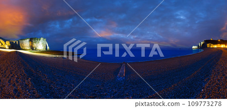 Natural cliff in Etretat, France. Night scene. 109773278
